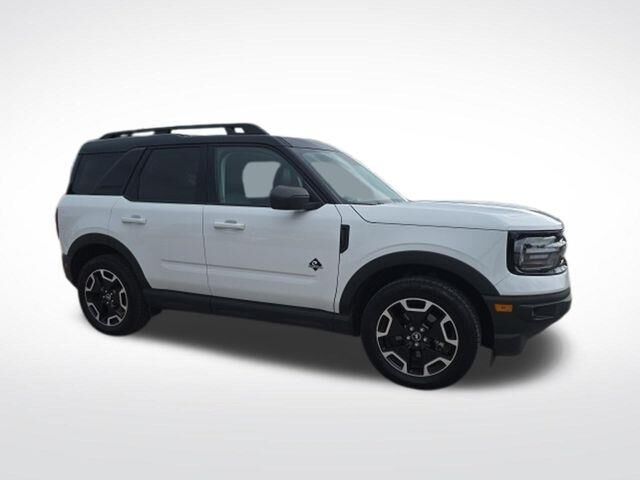 2023 Ford Bronco Sport Outer Banks — photo 1 of 39