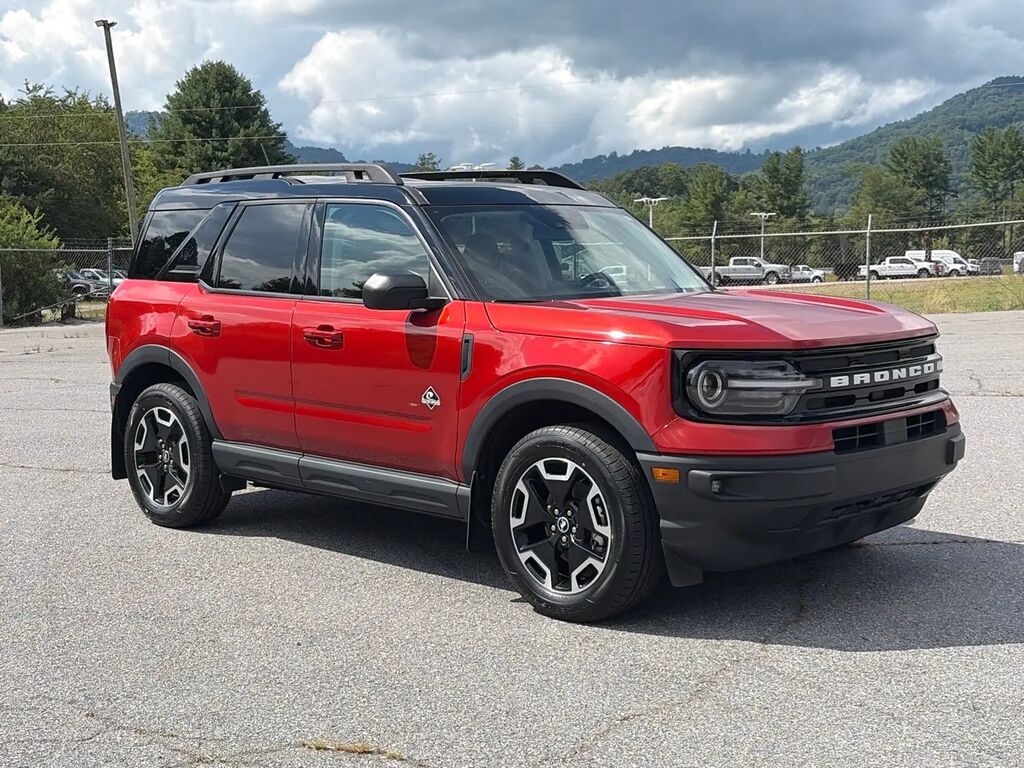 2024 Ford Bronco Sport Outer Banks — photo 1 of 14