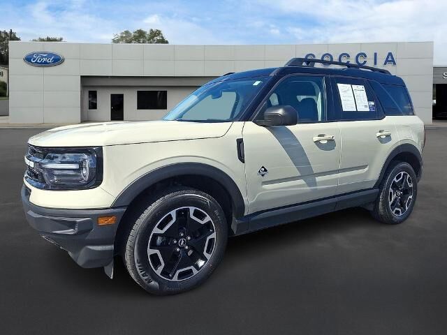 2024 Ford Bronco Sport Outer Banks — photo 1 of 39