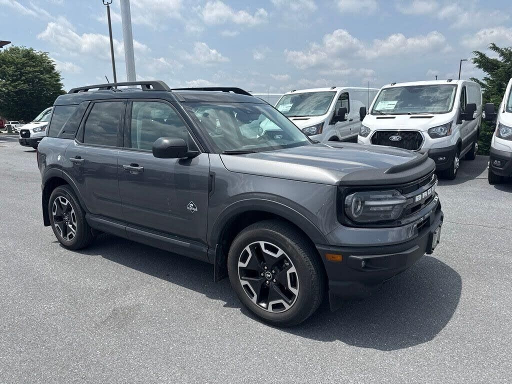 2024 Ford Bronco Sport Outer Banks — photo 1 of 2