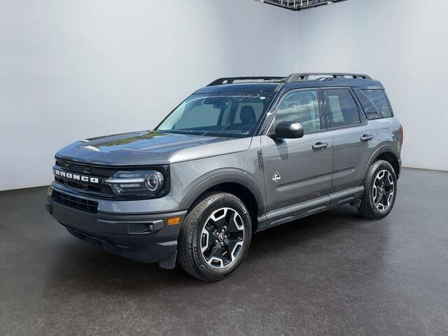 2024 Ford Bronco Sport Outer Banks — photo 1 of 13