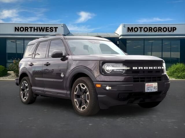 2021 Ford Bronco Sport Outer Banks — photo 1 of 40