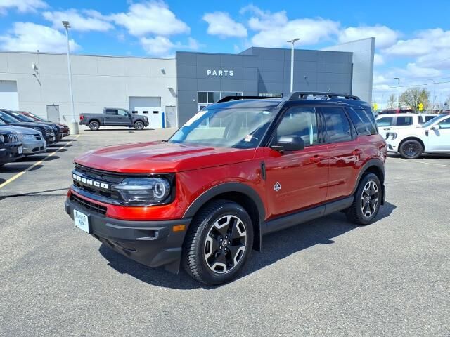 2023 Ford Bronco Sport Outer Banks — photo 1 of 26
