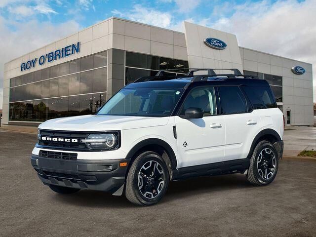 2023 Ford Bronco Sport Outer Banks — photo 1 of 18