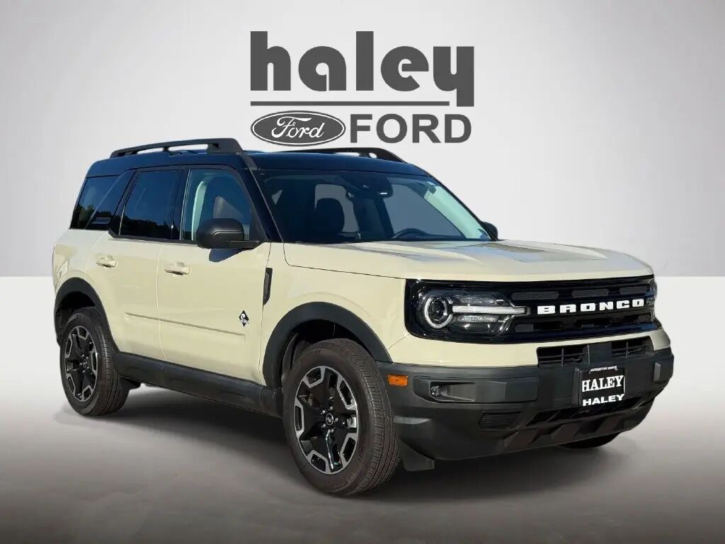 2024 Ford Bronco Sport Outer Banks — photo 1 of 12