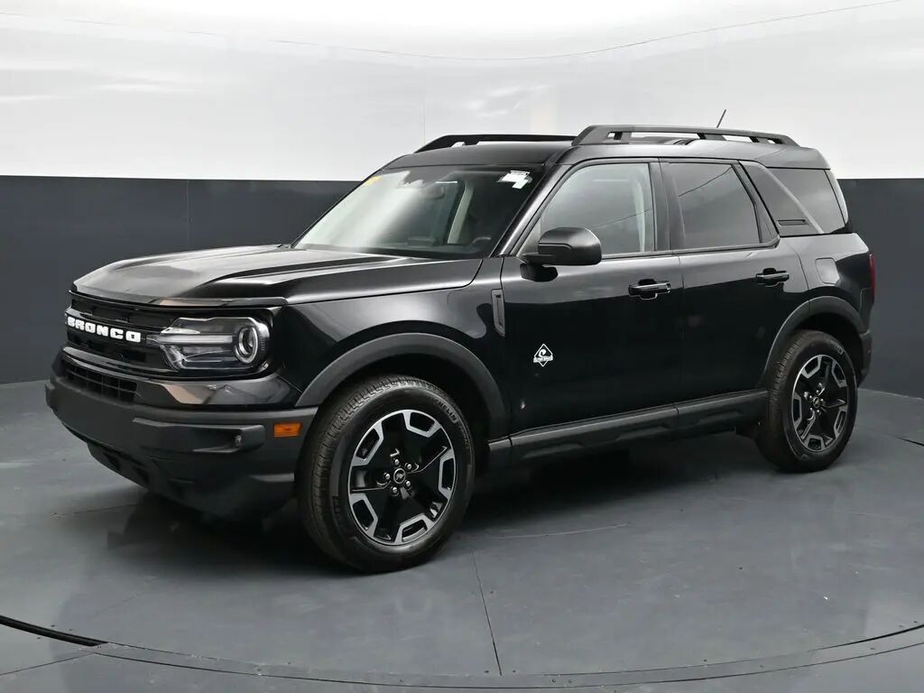2022 Ford Bronco Sport Outer Banks — photo 1 of 11