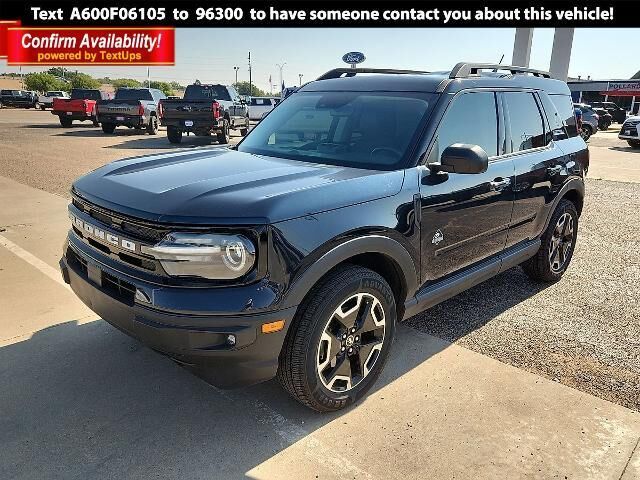 2023 Ford Bronco Sport Outer Banks — photo 1 of 24