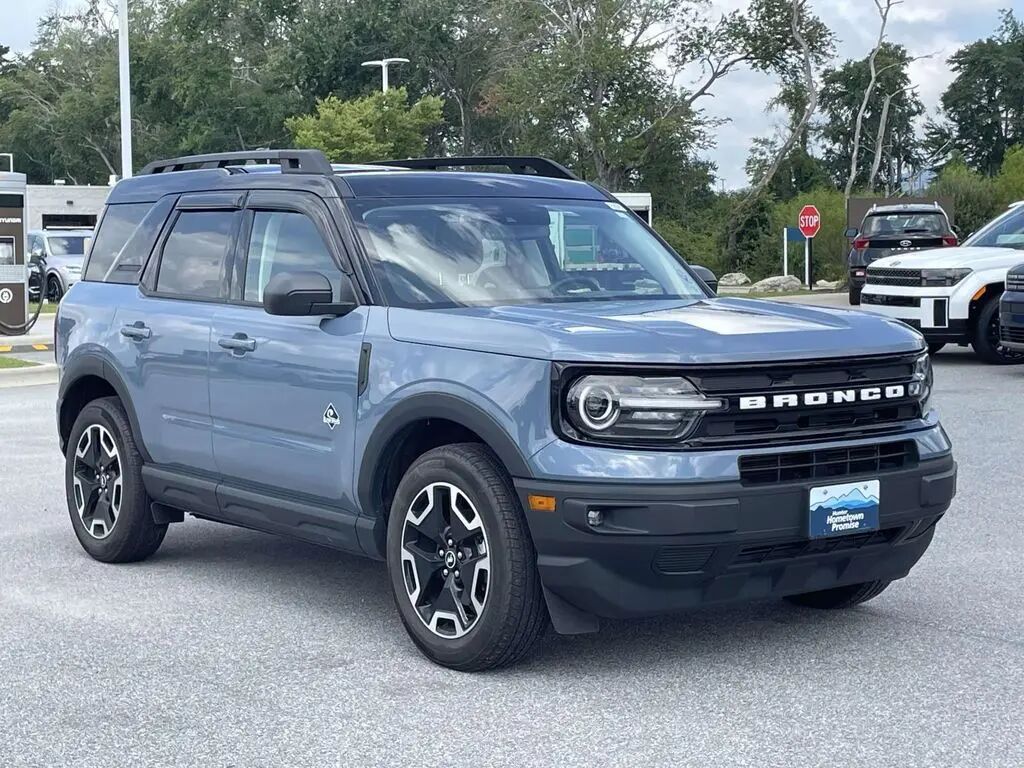 2024 Ford Bronco Sport Outer Banks — photo 1 of 13