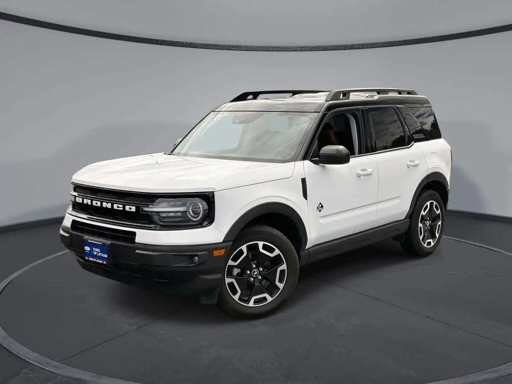 2024 Ford Bronco Sport Outer Banks — photo 1 of 13