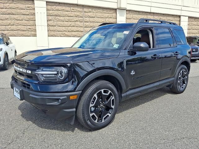 2024 Ford Bronco Sport Outer Banks — photo 1 of 13