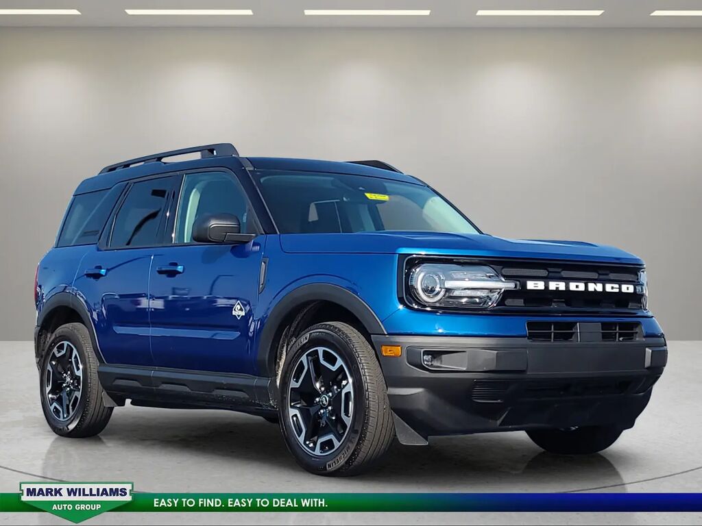 2024 Ford Bronco Sport Outer Banks — photo 1 of 12
