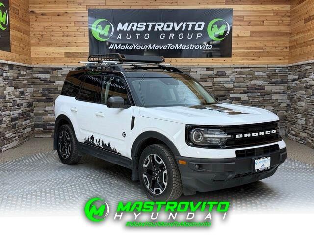 2022 Ford Bronco Sport Outer Banks — photo 1 of 13