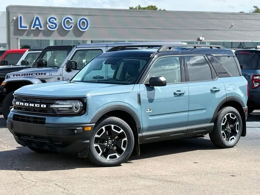 2022 Ford Bronco Sport Outer Banks — photo 1 of 13