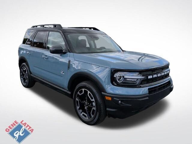 2022 Ford Bronco Sport Outer Banks — photo 1 of 13