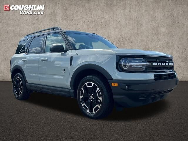 2022 Ford Bronco Sport Outer Banks — photo 1 of 13