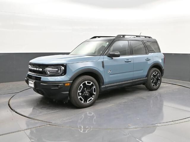 2023 Ford Bronco Sport Outer Banks — photo 1 of 9