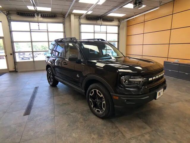2023 Ford Bronco Sport Outer Banks — photo 1 of 14