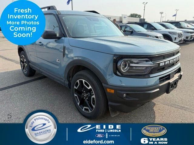 2023 Ford Bronco Sport Outer Banks — photo 1 of 24