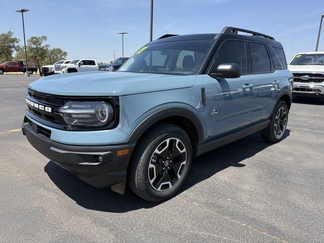 2023 Ford Bronco Sport Outer Banks — photo 1 of 22