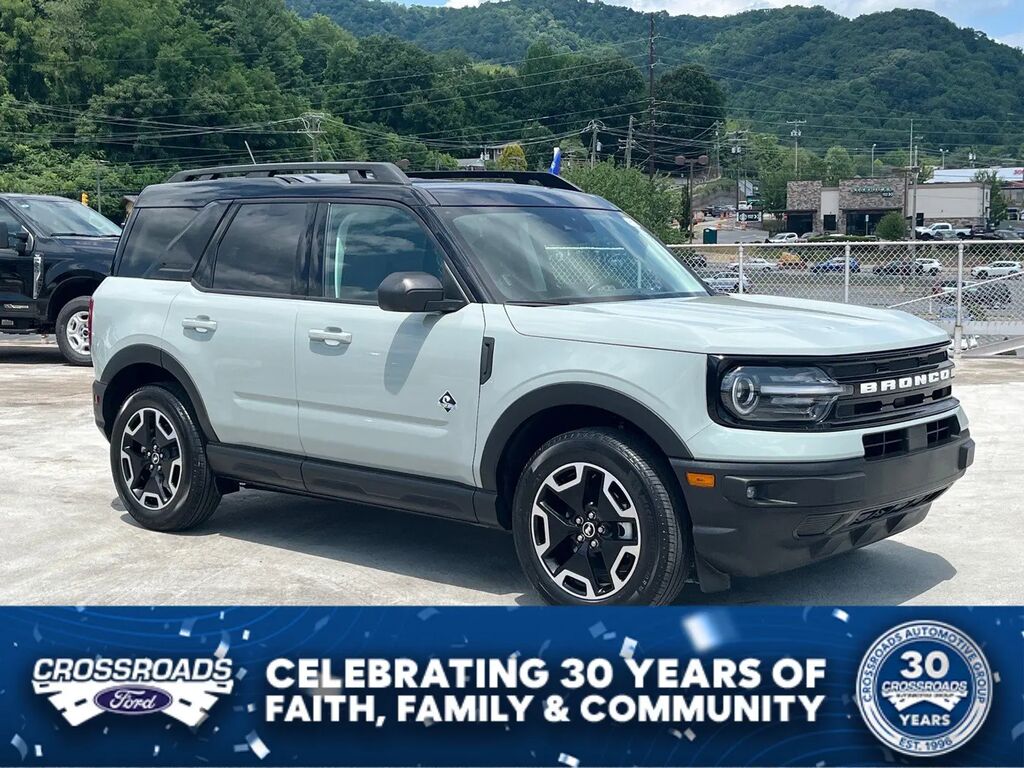 2024 Ford Bronco Sport Outer Banks — photo 1 of 14