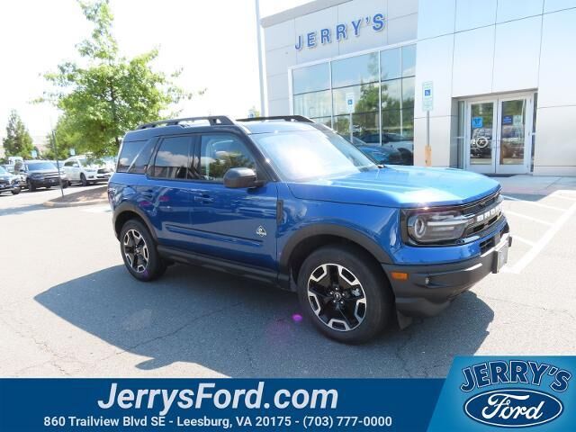 2024 Ford Bronco Sport Outer Banks — photo 1 of 26
