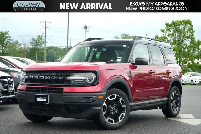 2021 Ford Bronco Sport Outer Banks — photo 1 of 2