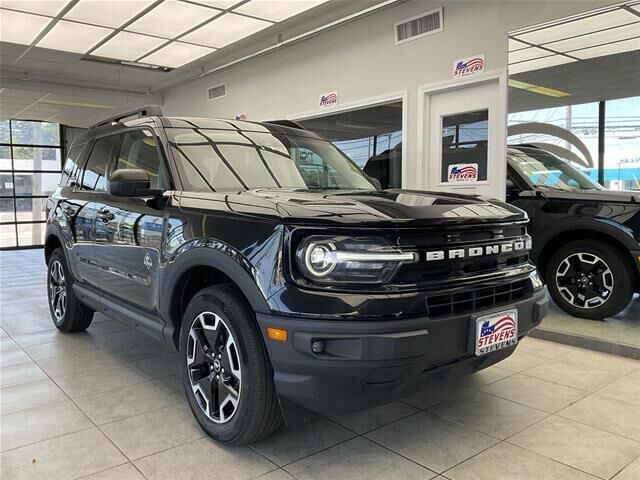 2023 Ford Bronco Sport Outer Banks — photo 1 of 26