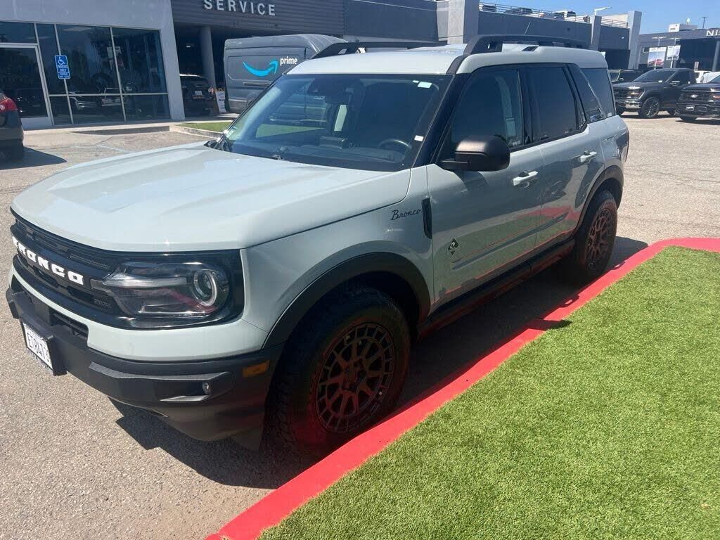 2023 Ford Bronco Sport Outer Banks — photo 1 of 2