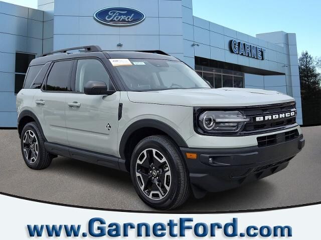 2024 Ford Bronco Sport Outer Banks — photo 1 of 13
