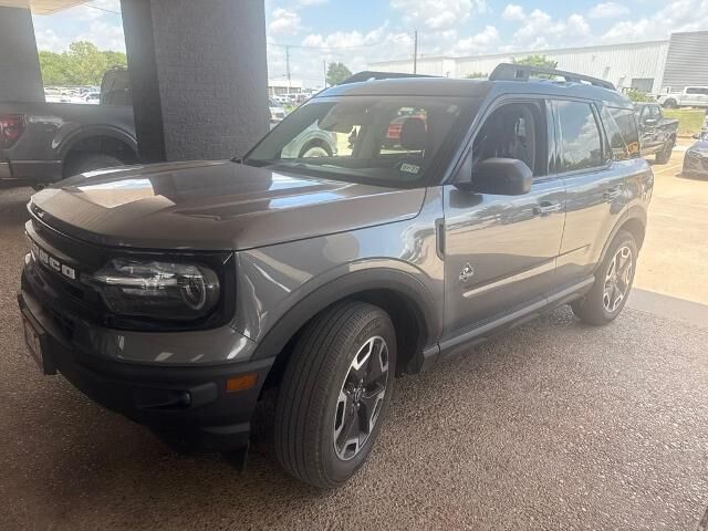 2024 Ford Bronco Sport Outer Banks — photo 1 of 26