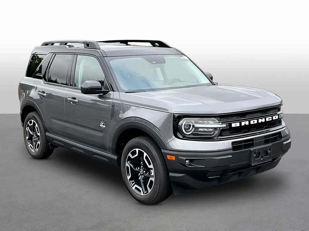 2024 Ford Bronco Sport Outer Banks — photo 1 of 13