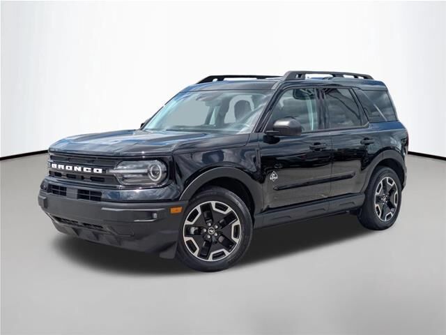 2023 Ford Bronco Sport Outer Banks — photo 1 of 26