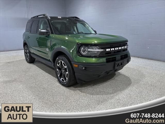 2023 Ford Bronco Sport Outer Banks — photo 1 of 26