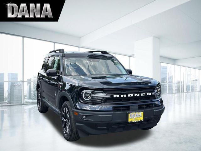 2023 Ford Bronco Sport Outer Banks — photo 1 of 13
