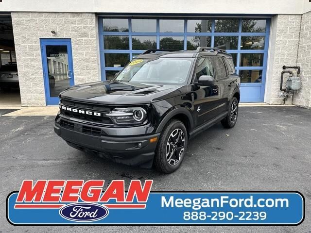 2024 Ford Bronco Sport Outer Banks — photo 1 of 13