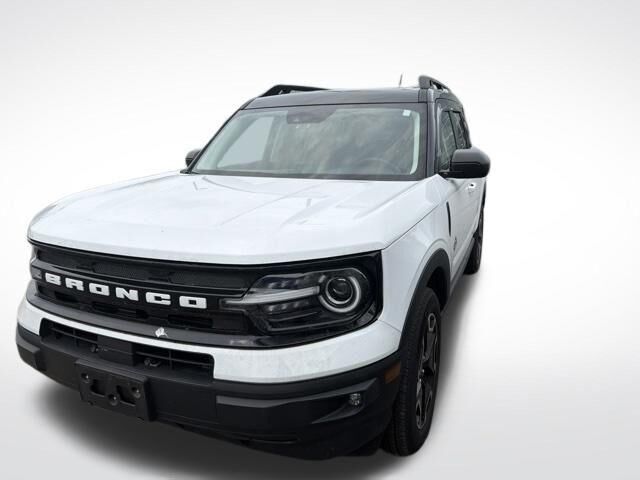 2024 Ford Bronco Sport Outer Banks — photo 1 of 2