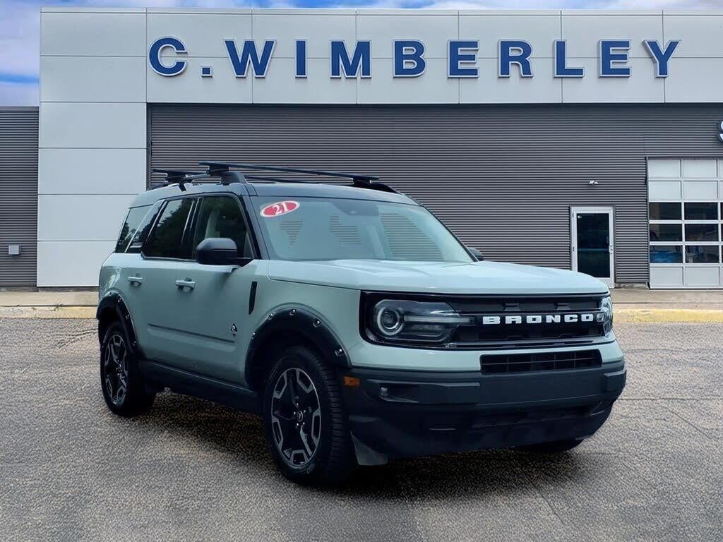 2021 Ford Bronco Sport Outer Banks — photo 1 of 2