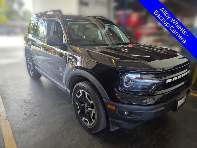 2021 Ford Bronco Sport Outer Banks — photo 1 of 45