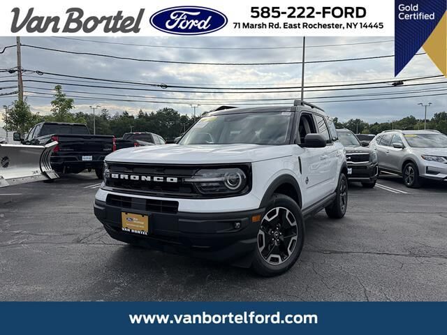 2023 Ford Bronco Sport Outer Banks — photo 1 of 13