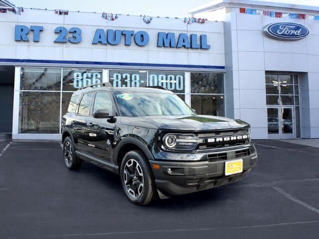 2023 Ford Bronco Sport Outer Banks — photo 1 of 13