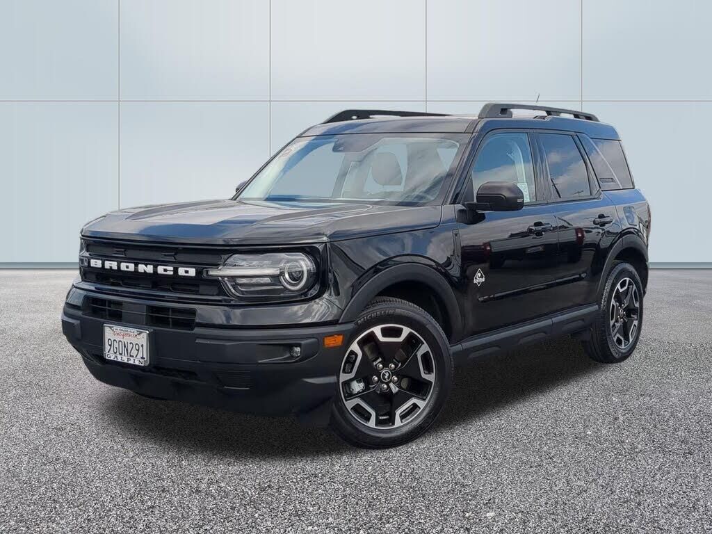 2023 Ford Bronco Sport Outer Banks — photo 1 of 1