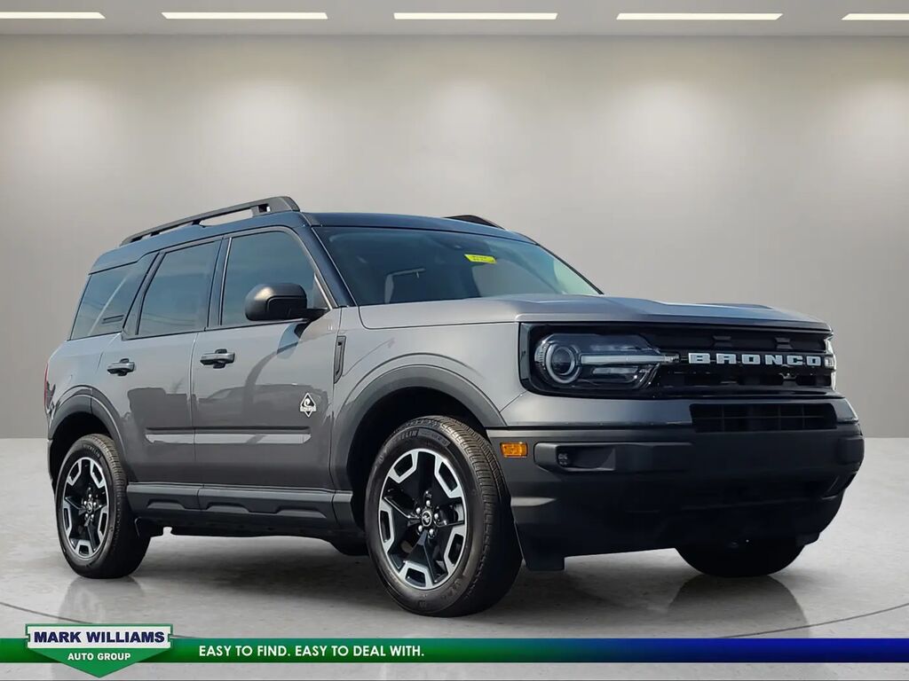 2023 Ford Bronco Sport Outer Banks — photo 1 of 12