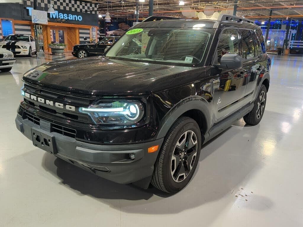 2023 Ford Bronco Sport Outer Banks — photo 1 of 1