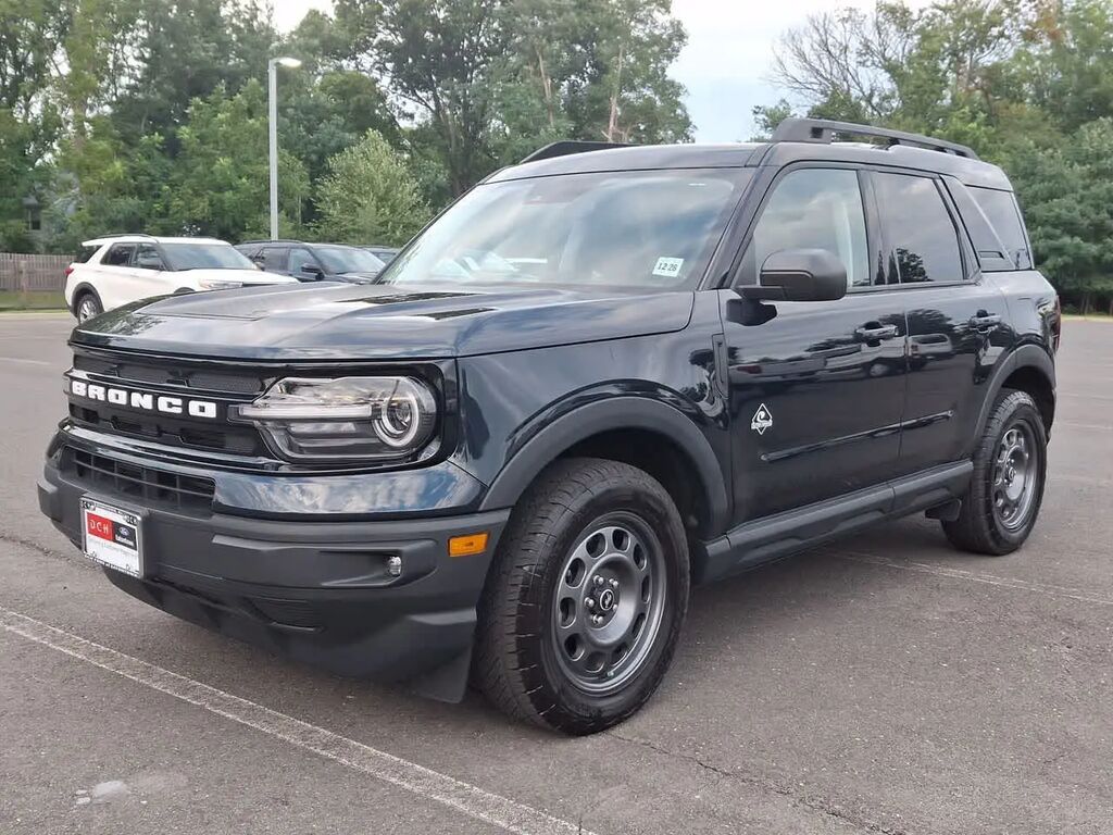 2023 Ford Bronco Sport Outer Banks — photo 1 of 13
