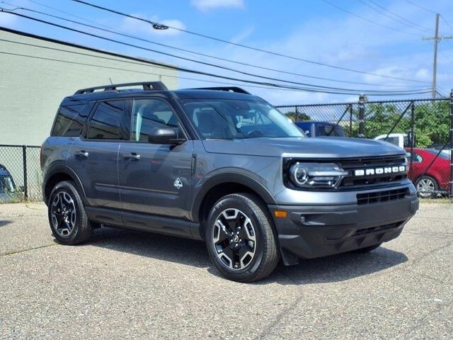 2024 Ford Bronco Sport Outer Banks — photo 1 of 26