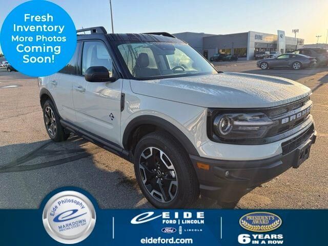 2024 Ford Bronco Sport Outer Banks — photo 1 of 26