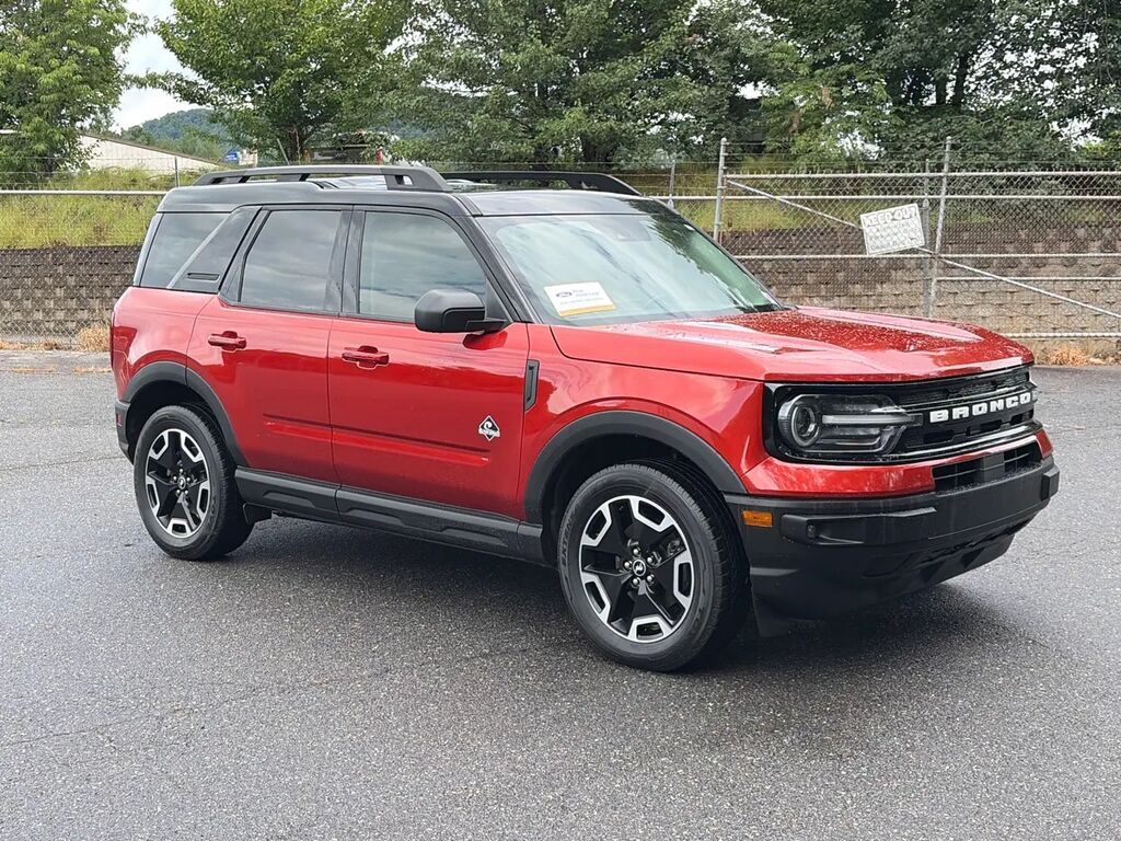 2024 Ford Bronco Sport Outer Banks — photo 1 of 14