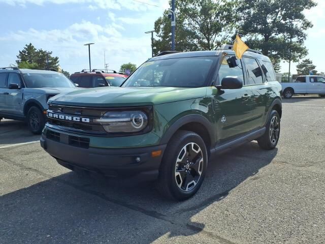 2024 Ford Bronco Sport Outer Banks — photo 1 of 26