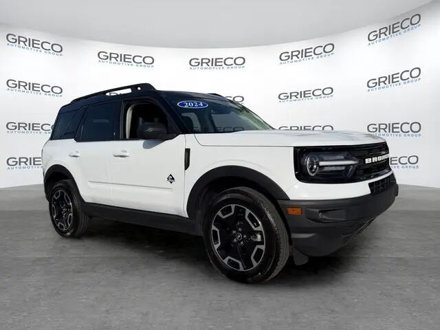 2024 Ford Bronco Sport Outer Banks — photo 1 of 13