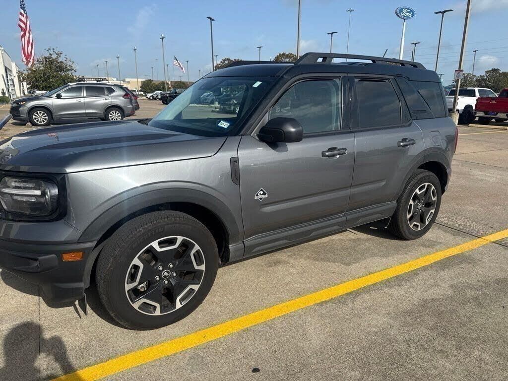 2024 Ford Bronco Sport Outer Banks — photo 1 of 2